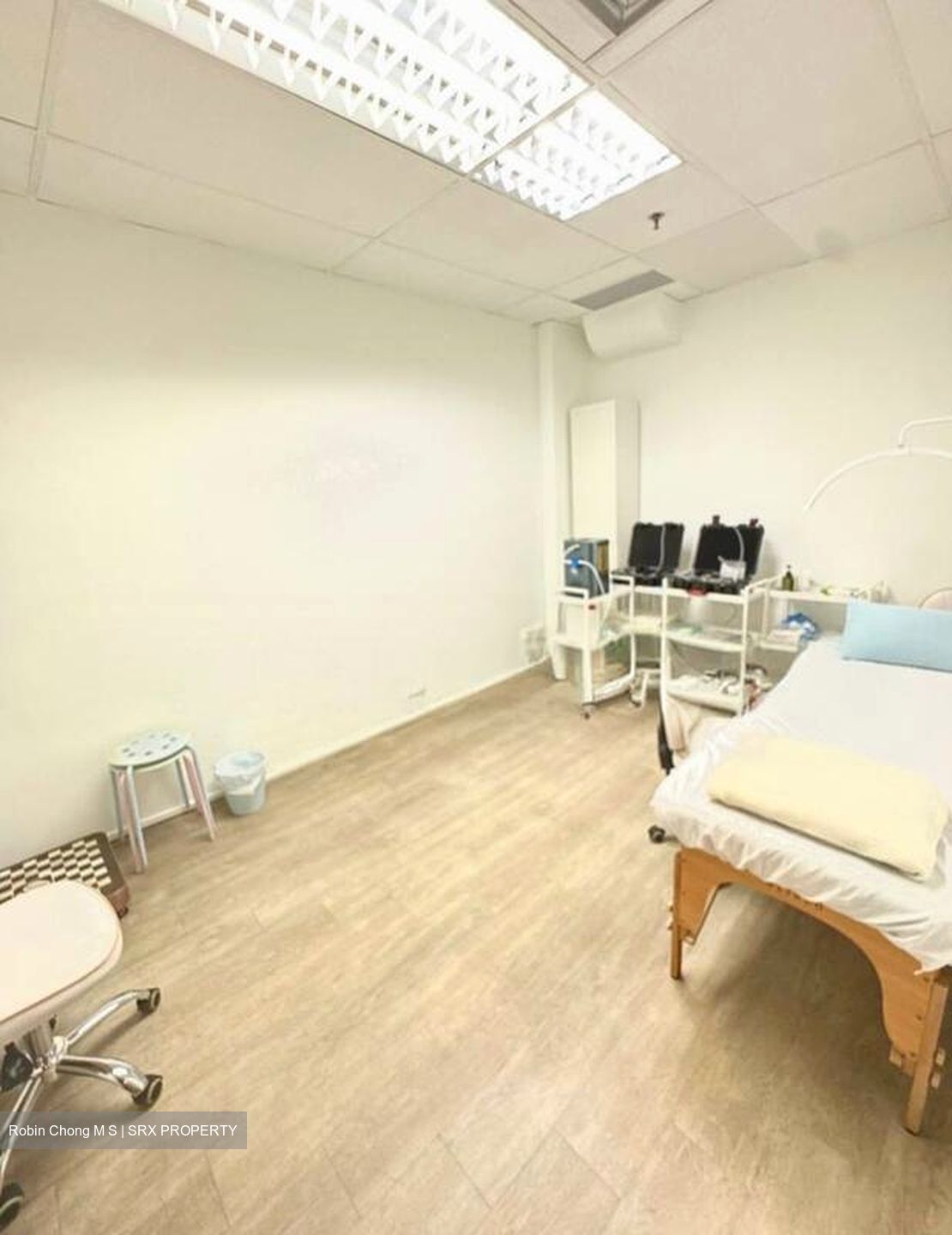 North Bridge Centre (D7), Office #504944931